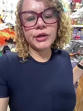 Stripchat Free Porn Cam of ROSALIASSHOP