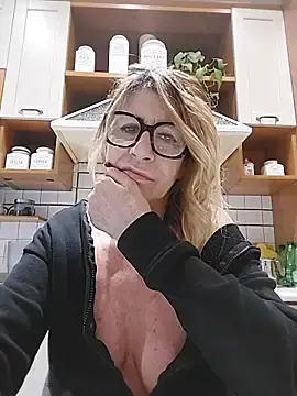 Stripchat Adult Webcams of susylux