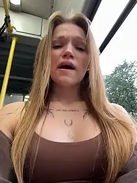 Stripchat Sex Chat of StreetSquirt