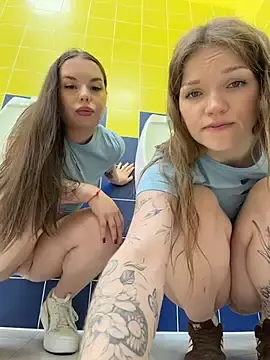 Stripchat Adult Video Chat of StreetSquirt