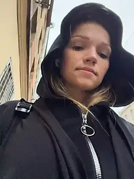 Stripchat Sex Cam of StreetSquirt