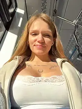 Stripchat Sex Cam of StreetSquirt