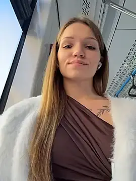Stripchat Free Live Porn of StreetSquirt