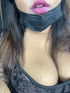 Stripchat Nude Webcam of _Cute_ariana_