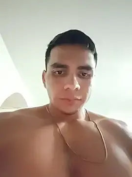 Stripchat Free Porn Cam of ChoreyTaiylor