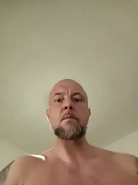 Stripchat Live Porn of HornyDaddyMuscle