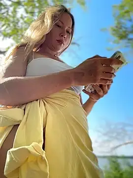 Stripchat Free Porn Cam of LavenderHot
