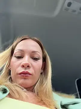 Stripchat Live Sex Cam of LavenderHot
