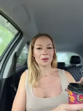 Stripchat Sex Cam of LavenderHot