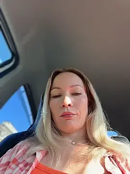 Stripchat Free Porn Cam of LavenderHot
