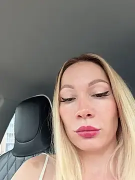 Stripchat Live Porn of LavenderHot