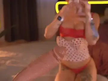 Stripchat Sex Cam of LittleMix_