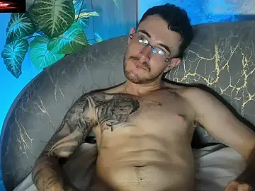 Stripchat Live Sex Cam of CodyWalkerR