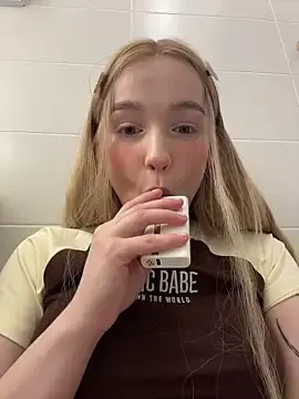 Stripchat Free Live Porn of Baby_Tiny