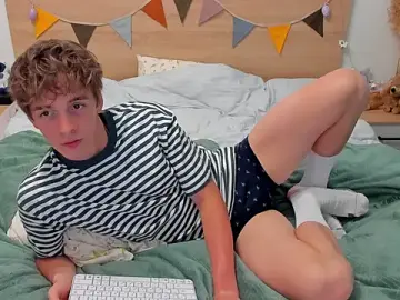 Stripchat Free Live Porn of Fandi_777