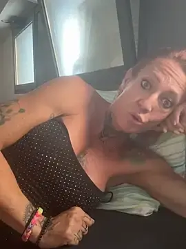 Stripchat Best Webcam of miryredqueen