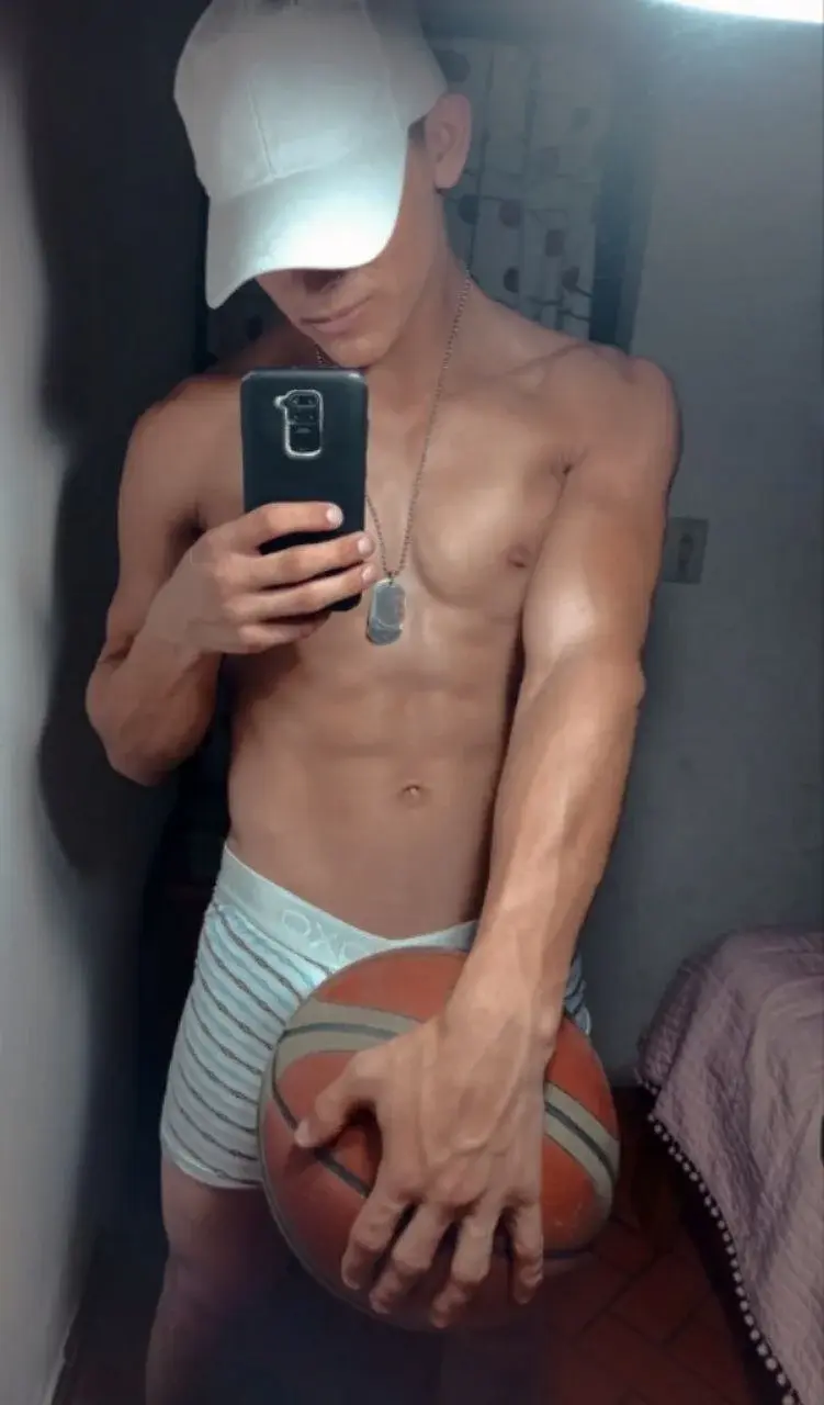 logan_thomas