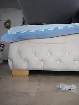 Stripchat Live Porn of KittyHoleshot87