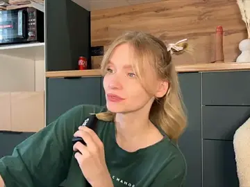 Stripchat Watch Live Sex Cams of Adelovenick