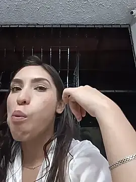 Stripchat Free Porn Cam of Chloemendoza