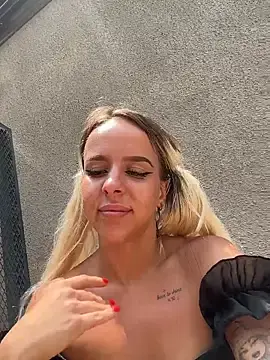 Stripchat Best live sex cam show of LikaCat