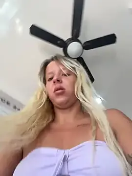 Stripchat Adult Webcam of LikaCat