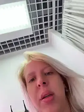 Stripchat Nude Webcam of LikaCat