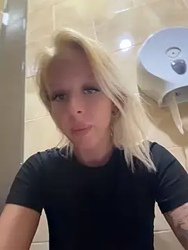 Stripchat Adult Webcam of LikaCat