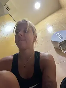 Stripchat Live Sex Cam of LikaCat