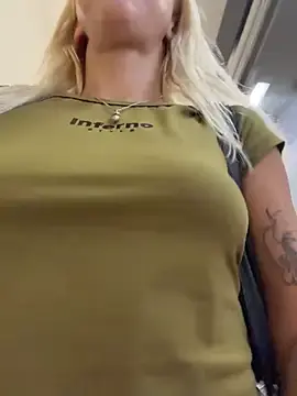 Stripchat Best live sex cam show of LikaCat