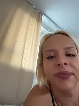 Stripchat Adult Webcam of LikaCat