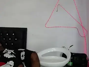 Stripchat Live Sex Cam of Damian_hart_24CM