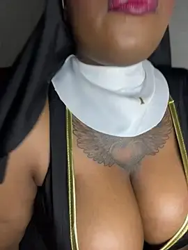 Stripchat Sex Chat of QUEEN_NOBUHLE_FEMDOM_777