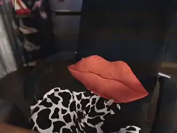 Stripchat Free Live Porn of emlana