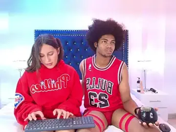 Stripchat Live Sex Cam of Cristal_and_luke