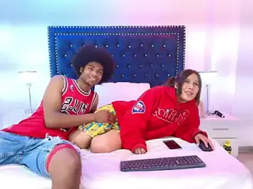 Stripchat Sex Cam of Cristal_and_luke