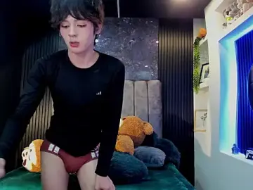 Stripchat Live Sex Cam of MathiasGreen_