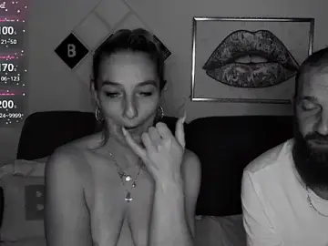 Stripchat Watch Live Sex Cams of BellaXundXUwe
