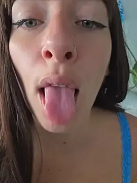 Stripchat Sex Cam of Sapphir3xoxo