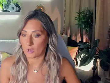 Stripchat Live Sex of SarahAlluring