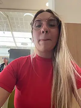 Stripchat Live Sex Cam of sarah_honey__