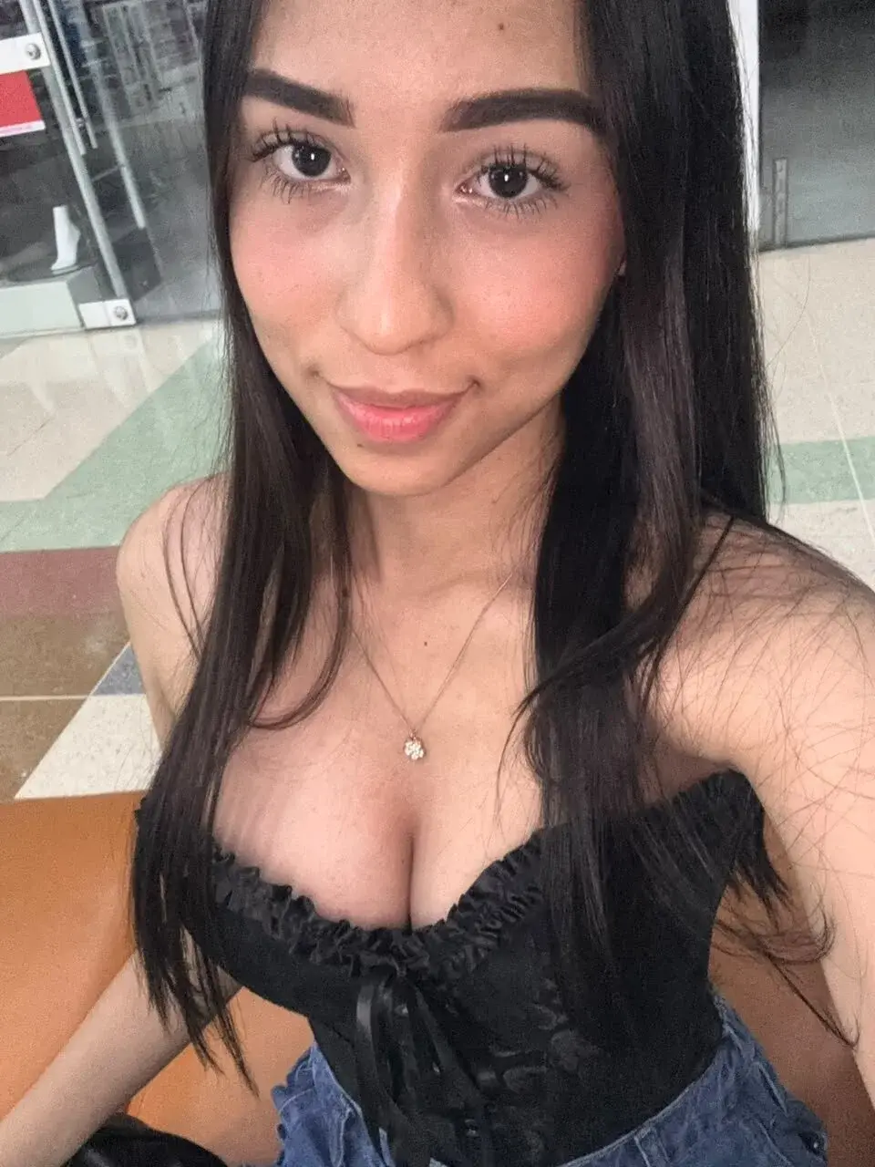 Mia_iconic77