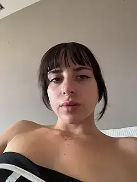 Stripchat Live Sex Cam of MikaScarlet