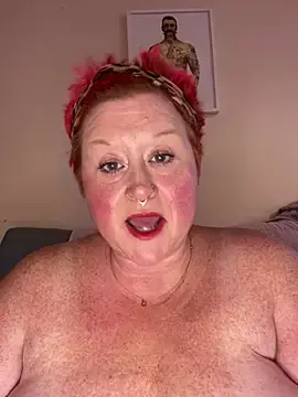 Stripchat Best Webcam of BustyRedxx