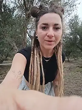 Stripchat Live Sex Cam of Mathilda-Bloom