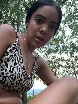 Stripchat Nude Webcam of NAUGHTY_LITTLE_18