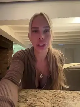 Stripchat Free Live Porn of BellaGreenxo