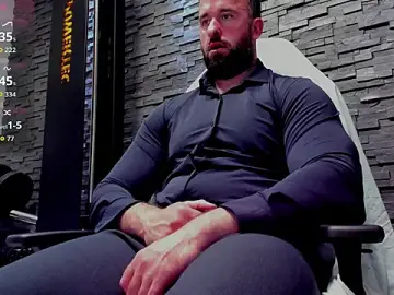 Stripchat Live Sex Cam of David_Big_Daddy