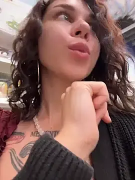 Stripchat Free Porn Cam of RosieDesire