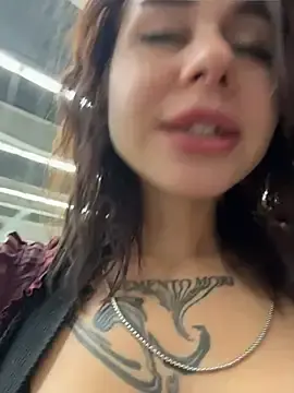 Stripchat Sex Cam of RosieDesire